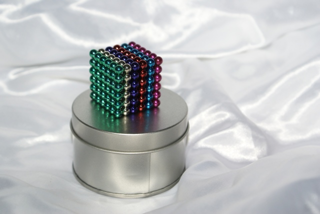 Cubo magnetico colorato 216 sfere neodimio colorato